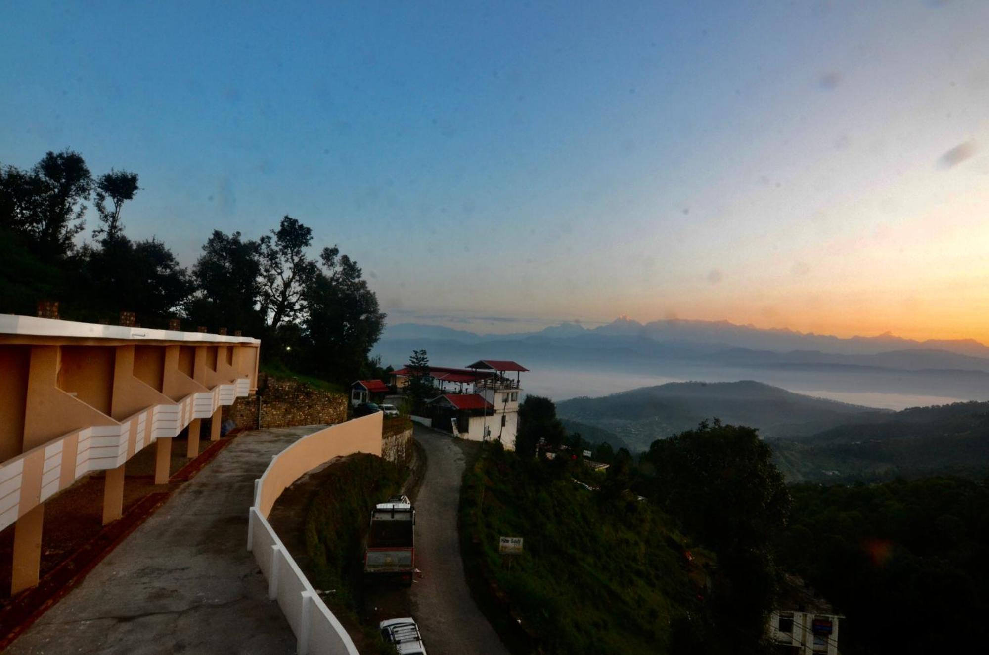 Uttarakhand Resort Kausani Extérieur photo